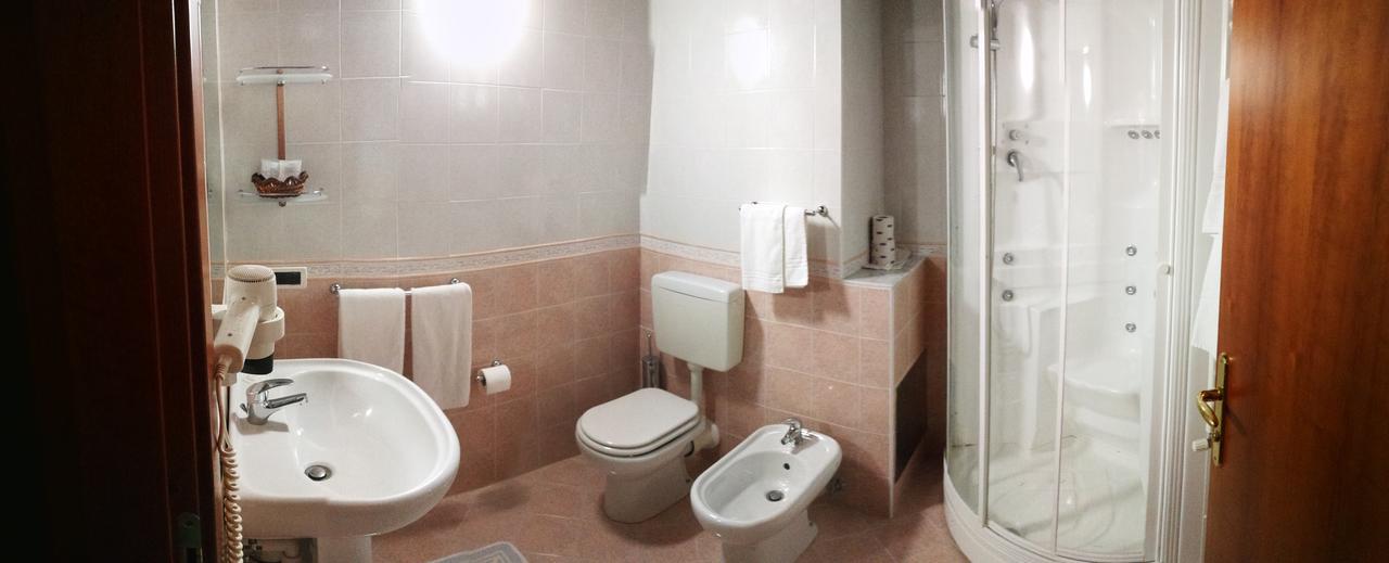 Hotel Willy Gemona del Friuli Ngoại thất bức ảnh