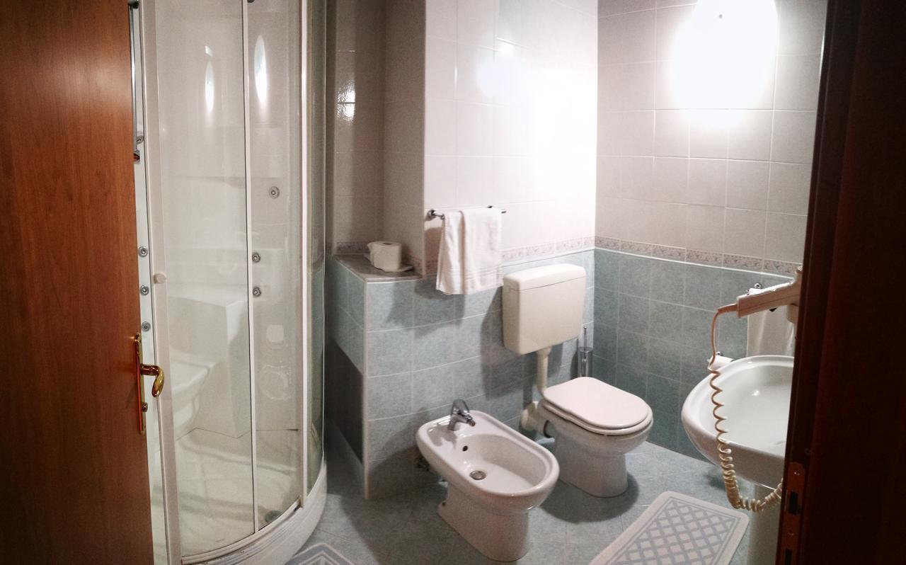 Hotel Willy Gemona del Friuli Ngoại thất bức ảnh