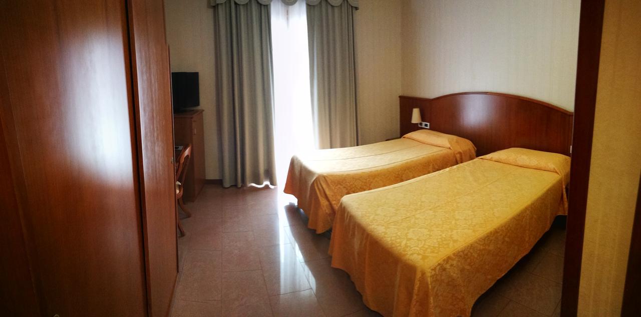 Hotel Willy Gemona del Friuli Ngoại thất bức ảnh